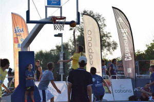Το τουρνουά μπάσκετ “Kourouta 3on3” επιστρέφει στην πλατεία Κουρούτας