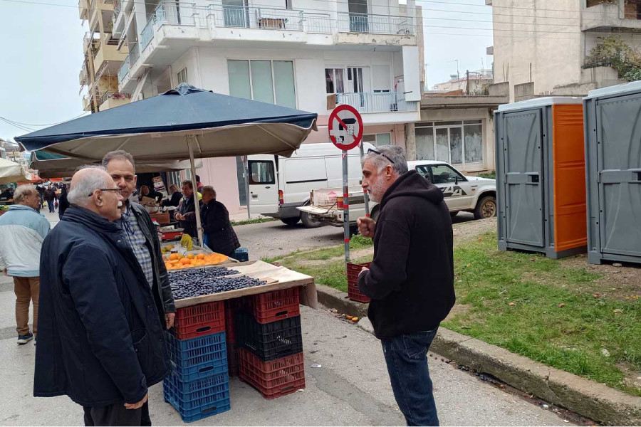 Σύγχρονες χημικές τουαλέτες τοποθετήθηκαν στη λαϊκή αγορά Πύργου
