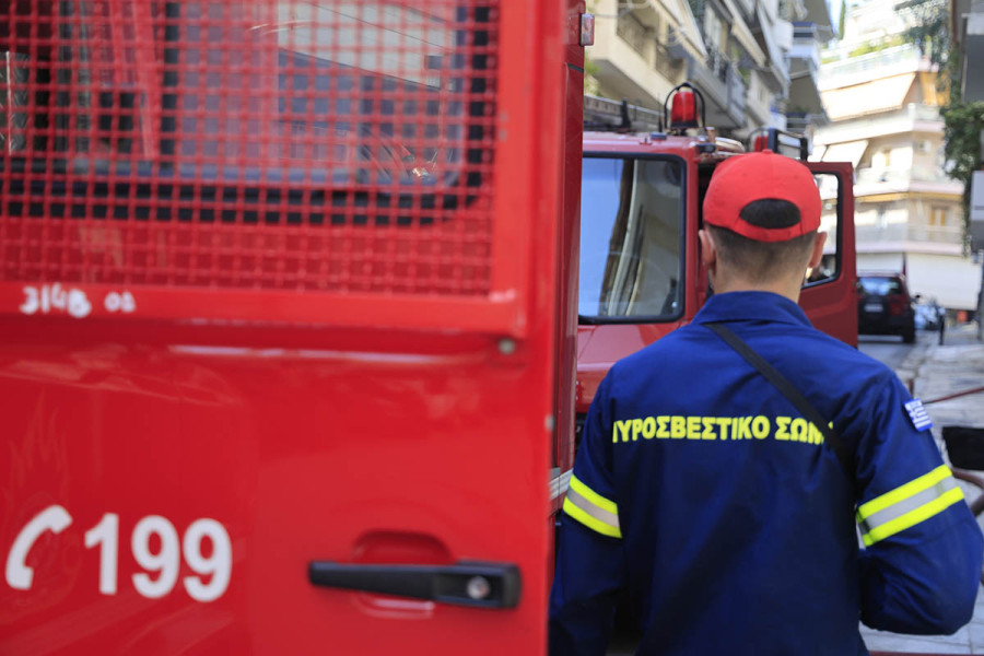 Εκκενώθηκε προληπτικά ξενοδοχείο στον Πειραιά λόγω καπνών, απομακρύνθηκαν 70 ένοικοι