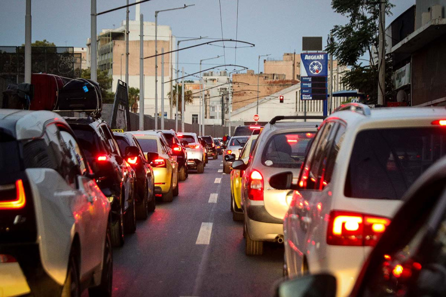 Να ανησυχούν οι κάτοχοι των αυτοκινήτων βενζίνης και diesel στην Ελλάδα;