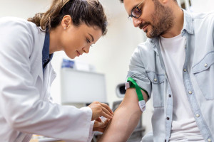 Αιματολογικές και Ορμονολογικές Εξετάσεις: Ο καθρέφτης της υγείας μας