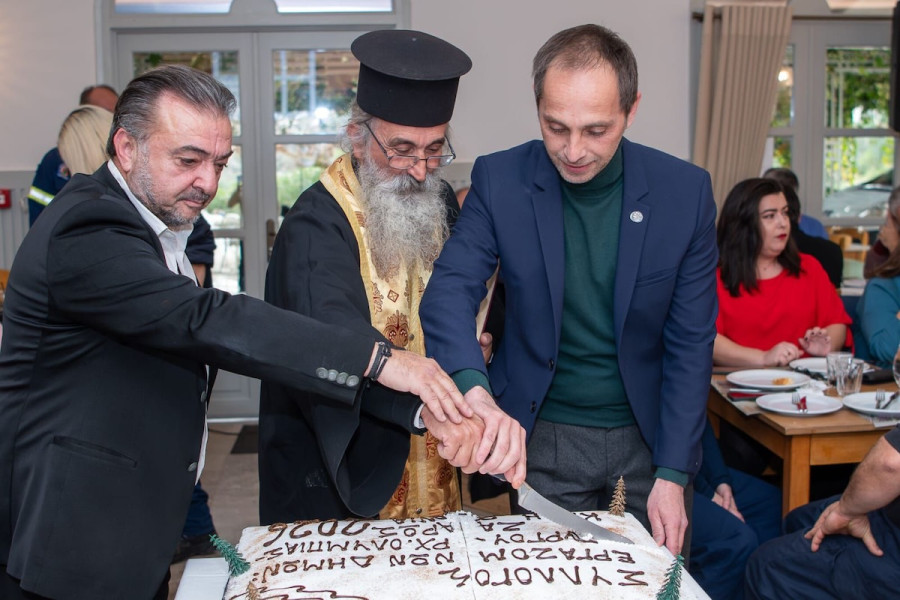 Έκοψαν την πίτα τους οι εργαζόμενοι του Δήμου Αρχαίας Ολυμπίας