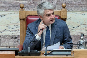 Ο Κωνσταντινόπουλος παραδίδει την έδρα στο ΠΑΣΟΚ και παραιτείται από βουλευτής - Η επιστολή του