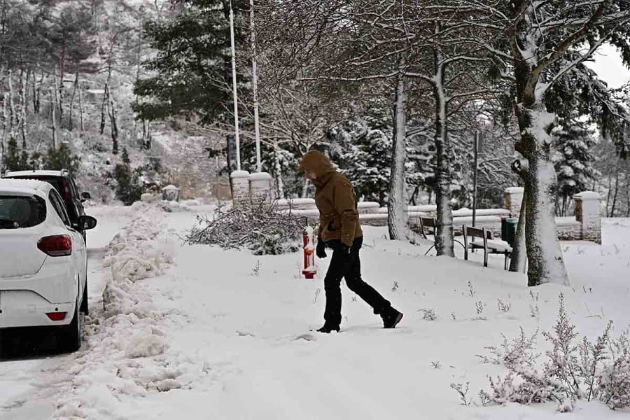 Ισχυρή ψυχρή εισβολή φέρνει κρύο και χιόνια: Οι προβλέψεις Κολυδά, Καλλιάνου και Λαγουβάρδου, νιφάδες ακόμα και στην Αττική