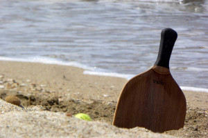 Τι πρόστιμο θα πληρώσεις αν παίξεις ρακέτες σε ισπανική παραλία: Η λίστα με τις αδιανόητες απαγορεύσεις