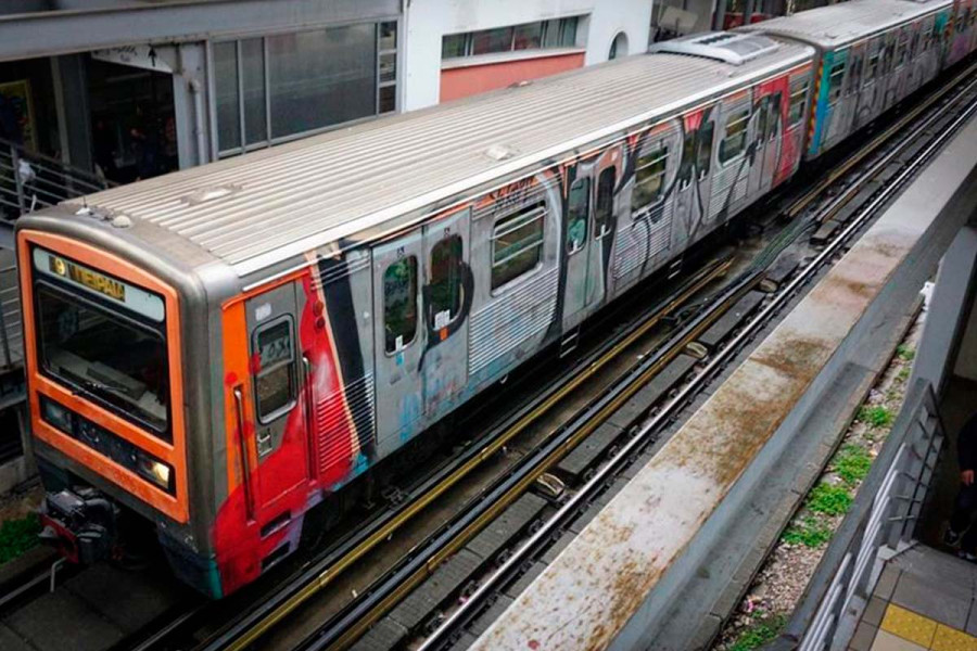 Αναστάτωση στον σταθμό Νομισματοκοπείο: Άνδρας γρονθοκόπησε Γερμανό τουρίστα - Ακινητοποίηση συρμού