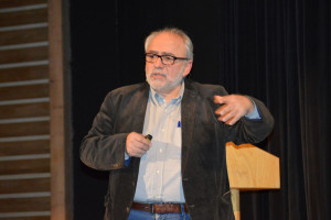 Καθ. Γενετικής: «Θλιβερή θα είναι η Τεχνητή Νοημοσύνη στην κοινωνία που δε σκέφτεται»