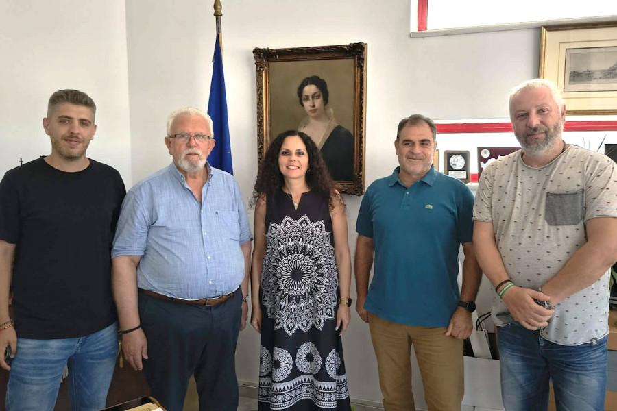 Χριστοδουλόπουλος: Συνάντηση με τους εργαζόμενους του Νοσοκομείου Αμαλιάδας