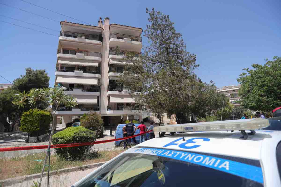 Πέθανε και η δεύτερη 17χρονη που έπεσε από την ταράτσα της πολυκατοικίας στην Ηλιούπολη