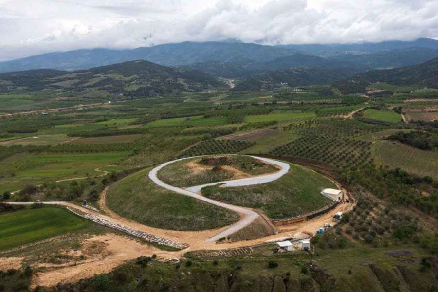 Αποκαλύπτεται η γεωμετρία του Τύμβου Καστά και ο επιβλητικός περίβολος του