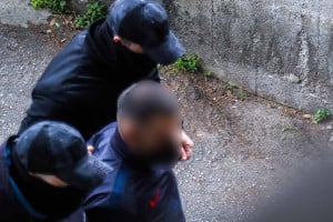 Πρόταξα το μαχαίρι για να σώσω τη ζωή μου, δεν είχα άλλη επιλογή: Η απολογία του 23χρονου που κατηγορείται για τη δολοφονία στην Καλαμαριά