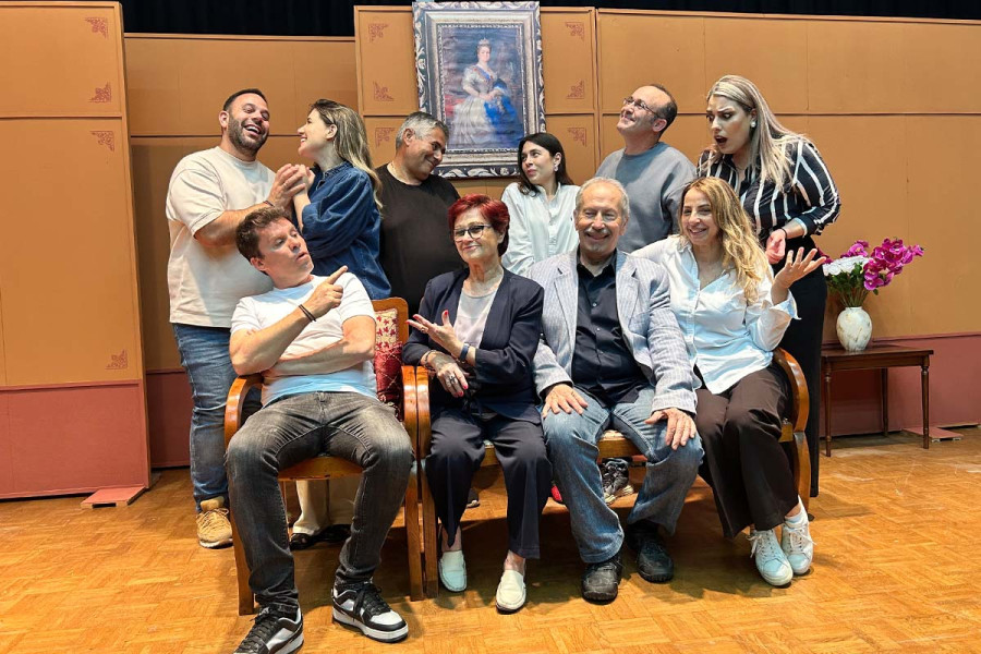 ''Μία παράξενη παρέα'' από το Ερασιτεχνικό Θέατρο Ομίλου Λεχαινών