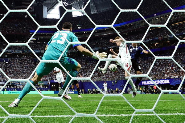 Αγγλία - Αργεντινή 1-2: Στον τελικό του Μουντιάλ η Αλμπισελέστε