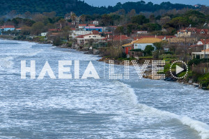 Κατάκολο: Σαρωτική η θάλασσα “χτυπά” τα σπίτια από το Καβούρι έως την Αλκυώνα (photos &amp; video)