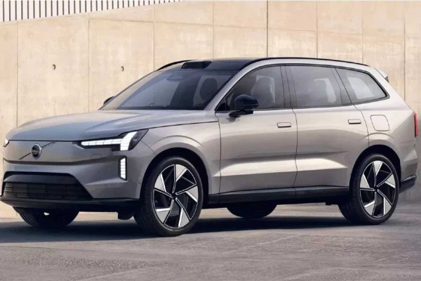 Υβριδική αναβάθμιση για τα Volvo XC40, XC60 και XC90
