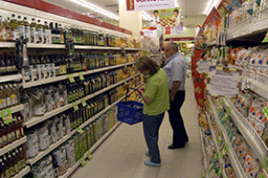 Αυξήσεις σε τρόφιμα και βασικά είδη φέρνουν μετά το Πάσχα οι νέοι τιμοκατάλογοι