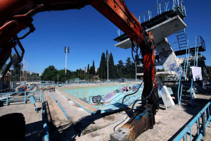 Ιστορική μέρα για την Ελληνική Ολυμπιακή Επιτροπή: Αρχισαν τα έργα ανακατασκευής του Ολυμπιακού Κολυμβητηρίου