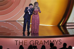 Grammy 2026: Οι μεγάλοι νικητές της μουσικής βραδιάς, το ρεκόρ του Κέντρικ Λαμάρ και οι ανατροπές