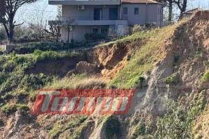 Πάτρα: Απίστευτες εικόνες στον Λυκοχορό με το βουνό να ολισθαίνει - “Φύγετε από το σπίτι, κινδυνεύετε” (photos)