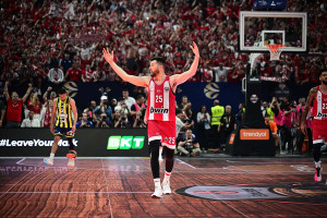 Ολυμπιακός – Φενέρμπαχτσε 79-61: Ο Θρύλος στον τελικό!