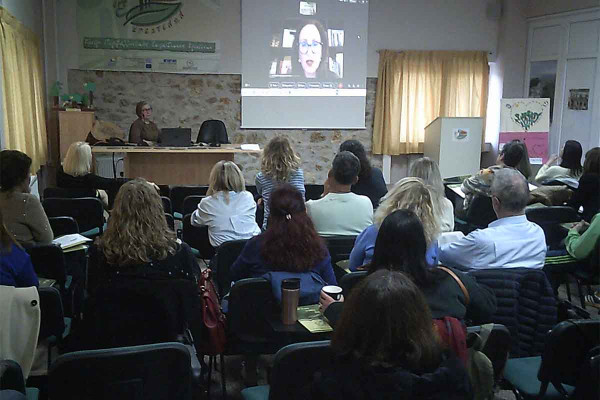 Με επιτυχία διεξήχθη το τριήμερο σεμινάριο του Κ.Ε.ΠΕ.Α. Κρεστένων «Τοπικά προϊόντα και άυλη πολιτιστική κληρονομιά»