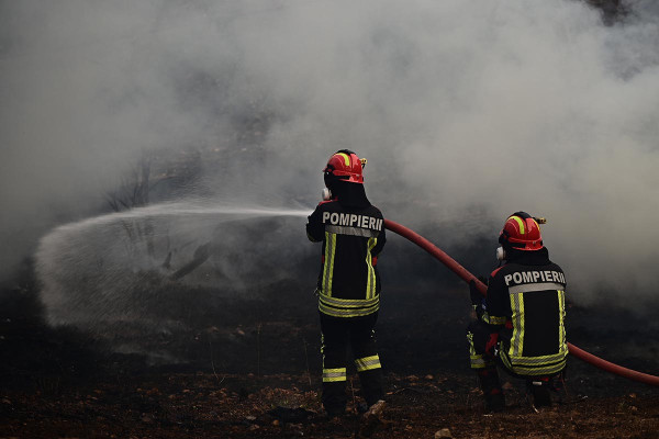 Βελτιωμένη η εικόνα στα πύρινα μέτωπα της δυτικής Αττικής