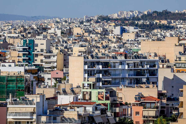 Διπλή φορολογική ελάφρυνση στα ακίνητα «φέρνει» η κυβέρνηση