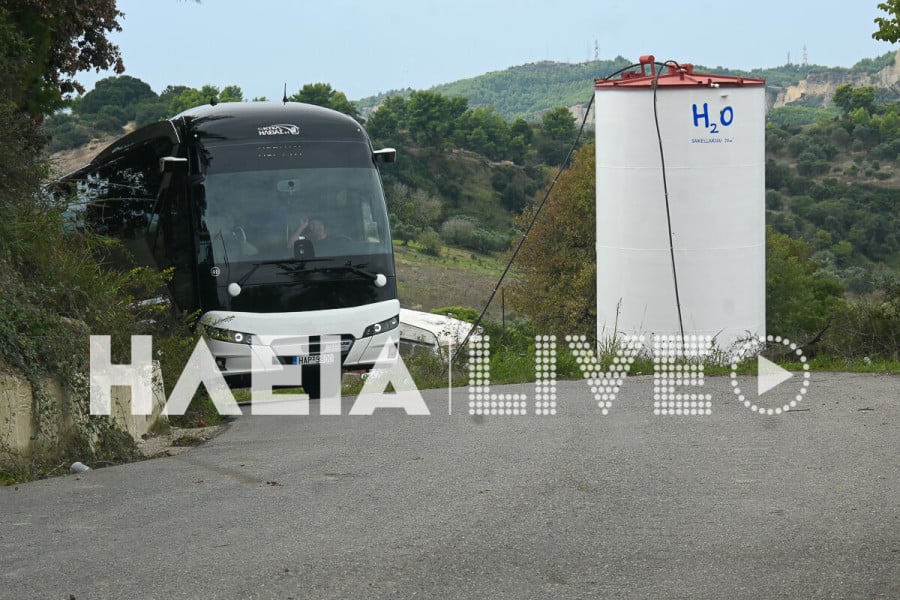 Κορυφή: Οι καθιζήσεις "κόβουν" τα δρομολόγια και απειλούν την ασφάλεια των μαθητών