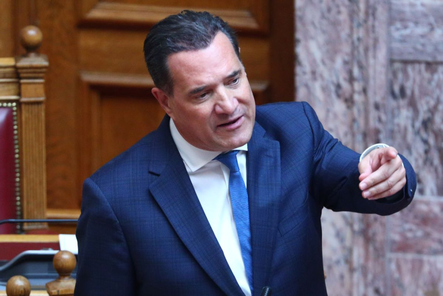 Γεωργιάδης από νοσοκομείο Νίκαιας: Μελάνιασε το χέρι μου από τις αγκωνιές - Η Δημοκρατία δεν φοβάται