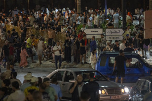 Χάος στη Θέουτα με χιλιάδες μετανάστες που πέρασαν από το Μαρόκο