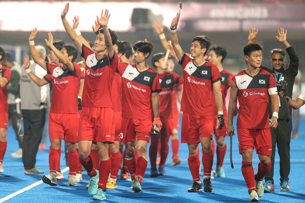 Απίστευτη γκάφα: Έβαλαν σε αγώνα της Νότιας Κορέας τον εθνικό ύμνο της Βόρειας