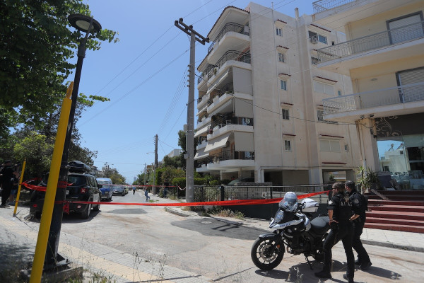 Ηλιούπολη: Έπεσαν στο κενό από ταράτσα εξαώροφης πολυκατοικίας δύο 17χρονες - Νεκρή η μία, σε σοβαρή κατάσταση η δεύτερη