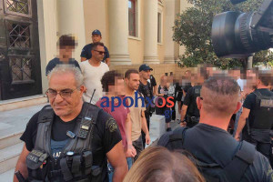 Πάτρα: Προφυλακίστηκαν μετά από μαραθώνια απολογία οι δύο συλληφθέντες για τη φωτιά στην περιοχή του Γηροκομείου