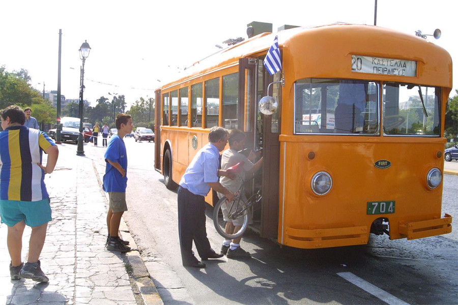 Τρόλεϊ: Η ιστορία τους από το 1953 και το ξήλωμα των γραμμών του τραμ ως την απόφαση κατάργησής τους