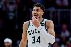 NBA: Δεν το… κουνάει από τους Μπακς ο Γιάννης Αντετοκούνμπο! Η τελική απόφαση για τη φετινή σεζόν
