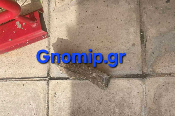 Πάτρα: Σώθηκε από θαύμα η καθαρίστρια! Πτώση τσιμέντων από κτίριο που στεγάζει υπηρεσία