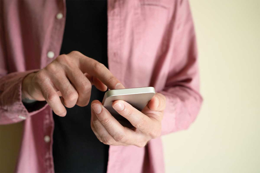 Κρίσιμο κενό ασφαλείας σε WhatsApp και Apple – Σε κίνδυνο τα μηνύματα εκατομμυρίων χρηστών