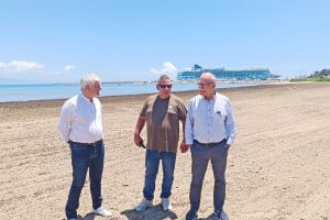 Προχωρούν οι εργασίες καθαρισμού των ακτών του Δήμου Πύργου