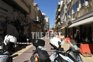 Πάτρα: Εκρήξεις και καπνοί σε φρεάτιο στην οδό Κανάρη (photos)