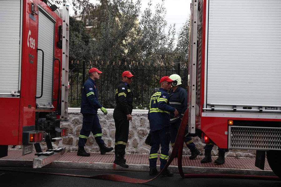 Φωτιά σε ΙΧ πραγματογνώμονα των Τεμπών στου Ζωγράφου – Ερευνάται το ενδεχόμενο εμπρησμού