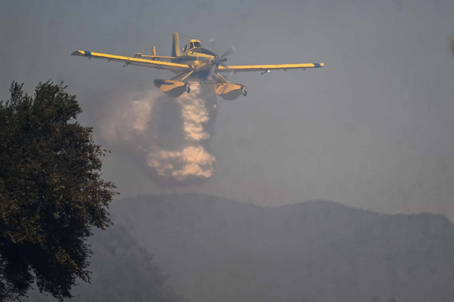Φωτιά στην Παλλήνη - Μήνυμα του 112 στους κατοίκους
