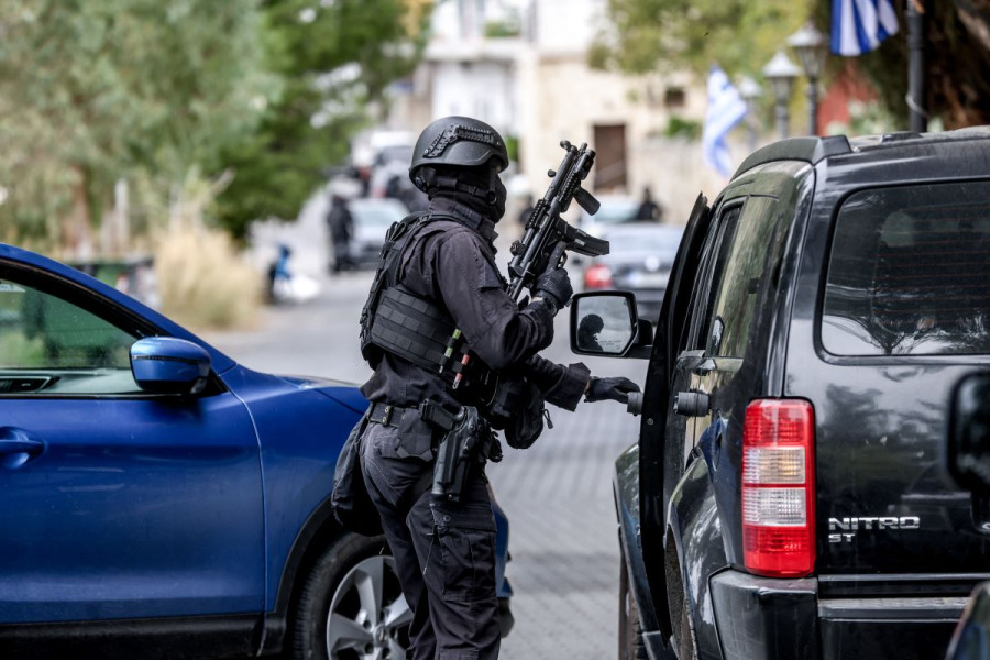 Βορίζια: Γυναίκες και παιδιά εξαφάνισαν σφαίρες και όπλα μετά το μακελειό