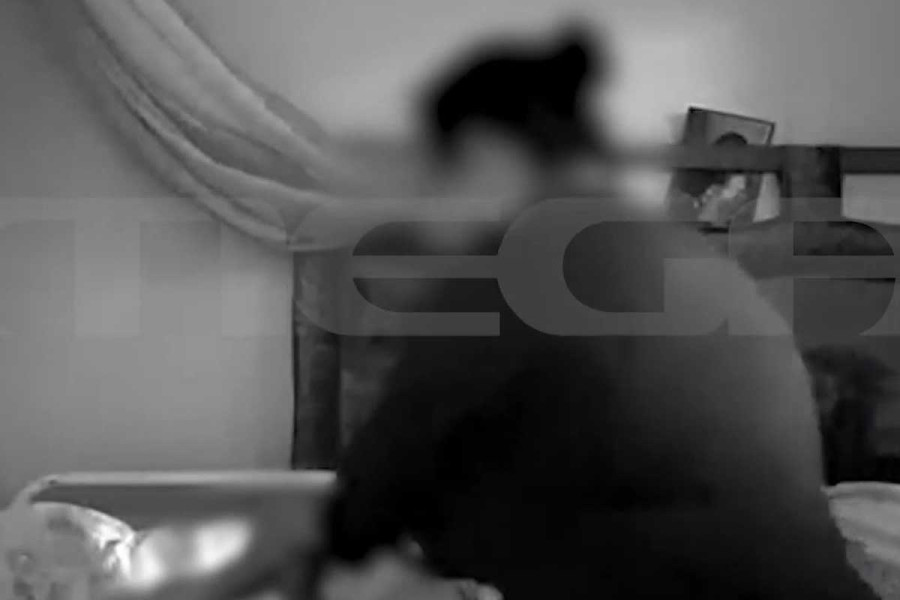 Οικιακή βοηθός χτυπούσε στο κεφάλι 98χρονο με άνοια - Βίντεο από κάμερα ασφαλείας