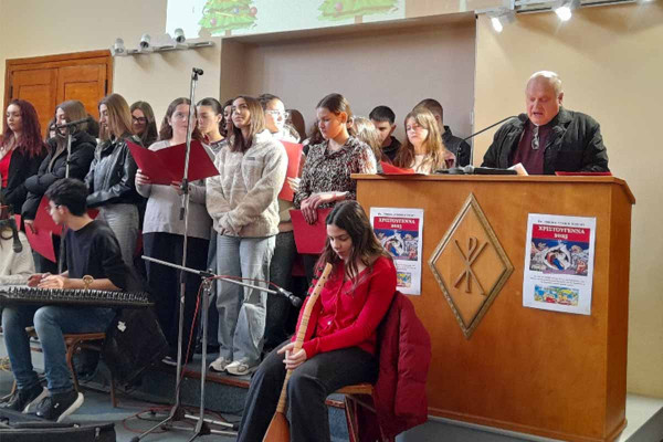 Χριστουγεννιάτικη Γιορτή από το 2ο ΓΕΛ Πύργου