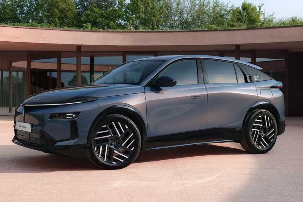 Η Lancia παρουσίασε την καινούργια Gamma που είναι SUV κουπέ