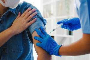 Όραση: Με ποιον τρόπο ο εμβολιασμός προστατεύει (και) τα μάτια μας – Τα σημαντικά εμβόλια