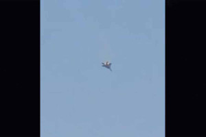 Αμερικανικό F-15 καταρρίφθηκε και συνετρίβη φλεγόμενο στο Κουβέιτ, οι πιλότοι εκτινάχθηκαν την τελευταία στιγμή (video)