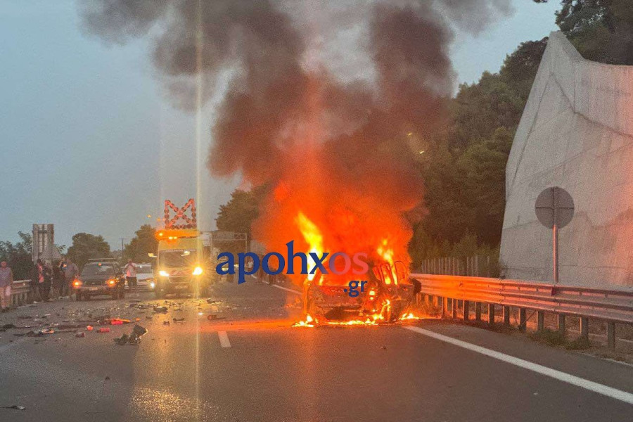 Ασύλληπτη τραγωδία στην Ολυμπία Οδό με δύο νεκρούς - Η ανάποδη πορεία της 70χρονης οδήγησε στο δυστύχημα