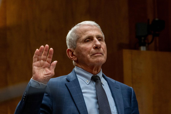 Covid 19: Στο «φως» απόρρητα μηνύματα του δρ. Φάουτσι για τα εμβόλια και τις εγκύους