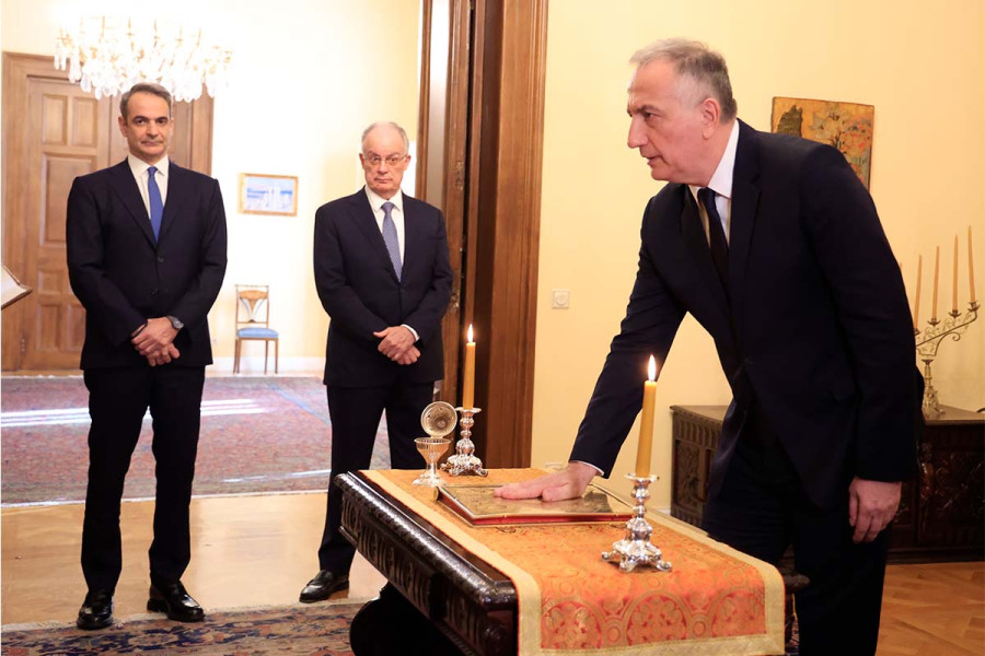 Σταύρος Καλαφάτης: Ορκίστηκε ο νέος υφυπουργός Ανάπτυξης